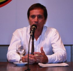 Camau Espínola defendió el Fondo del Bicentenario