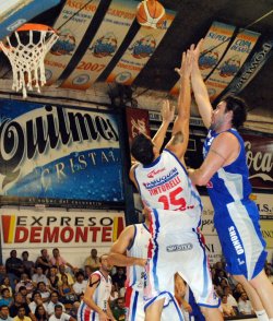 Regatas prolongó el carnaval en Corrientes