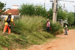 La Comuna inició un operativo integral de limpieza en 20 barrios de la ciudad