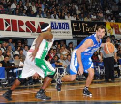 Gran triunfo de Regatas que lo deja a un paso de los cuartos de final