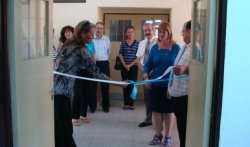 Se inauguraron biblioteca, laboratorio y salón confeccionista en la Escuela Comercial