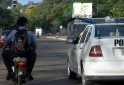 En el “bosquecillo” encuentran auto abandonado