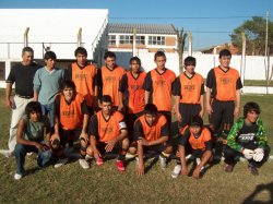 Calle Poí, Centenario y Huracán sumaron para mantenerse en pelea