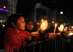 Diecisiete ciudades argentinas “apagaron” sus emblemas durante la Hora del Planeta