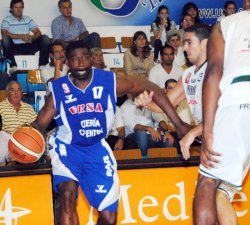 Regatas paseó a Gimnasia y está a un juego de clasificar