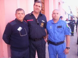 Bomberos presentan indumentarias adquiridas por $15.000