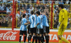 La Selección local goleó a Paraguay en Resistencia