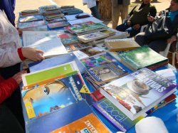 La Escuela Normal presentó la Segunda Feria Local del Libro Usado