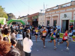 Cerca de 600 atletas tomaron parte de la XX Maratón terrestre en Empedrado