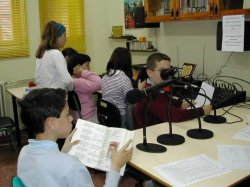 El ISER capacita a docentes  que llevan adelante las  radios escolares