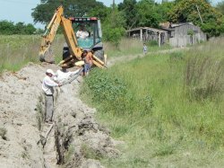 La Municipalidad instala agua potable al barrio Los Pumas