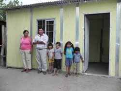 La Municipalidad de Saladas instala viviendas a familias necesitadas