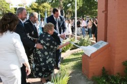 Camau Espínola anunció la construcción de un mástil en el homenaje a la Bandera
