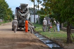 La Municipalidad de Saladas asfalta y pavimenta nuevas calles