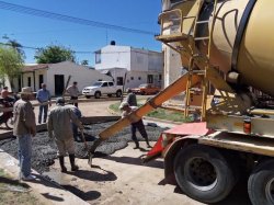 Inició la pavimentación de calle Mantilla hasta Alsina