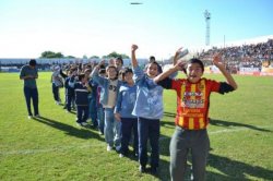 Los chicos del sub-11 disfrutaron de la victoria de Boca Unidos en Corrientes