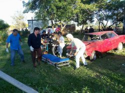 Volcó un Falcon y terminó en el patio de una casa en Saladas