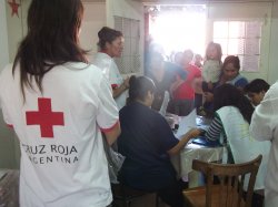 Cruz Roja Argentina, filial Corrientes entregó mercaderías en diferentes barrios