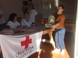 Cruz Roja Corrientes entregó mercaderías en el Esperanza