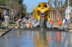 Se pavimentó una nueva cuadra de calle Pellegrini en Saladas