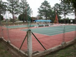 Nueva iluminación para las canchas de tenis del Complejo Deportivo Municipal