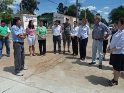 Vecinos y Autoridades inauguran calle pavimentada e iluminada en Saladas