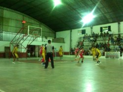 El clásico del básquet saladeño fue un éxito en su vuelta a las canchas