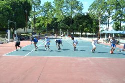 Clínica de tenis en el complejo deportivo municipal de Saladas