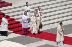 El papa Benedicto XVI anunció que renunciará el 28 de febrero