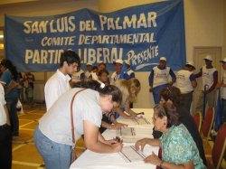 Cassani agradeció la “Proclamación” a presidente firmada por miles de liberales