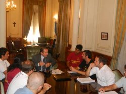 El Rector de la UNNE decidió disminuir el precio del comedor para estudiantes