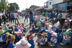 Multitudinaria fiesta de los jardines de infantes en Saladas