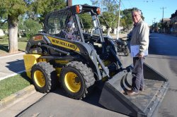 La municipalidad de Saladas adquirió una Minicargadora hidráulica