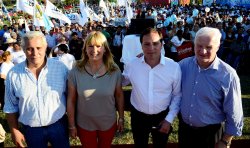 Camau y la Presidenta anunciaron una autovía y viviendas para Corrientes