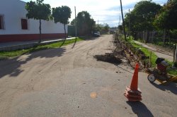 El municipio saladeño construye cordones cuneta en calle Pellegrini