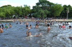 Multitudinaria apertura de temporada de verano en Saladas