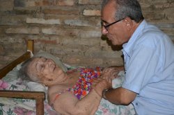 Emotiva visita y ayuda del intendente Herrero a personas con Discapacidad