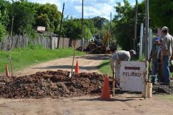 Continua la mega obra cloacal en barrio Centenario