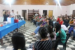 50 mujeres participan del primer taller de cotillón en Saladas