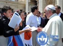 El Papa Francisco bendijo la Bandera de la Ciudad de Corrientes