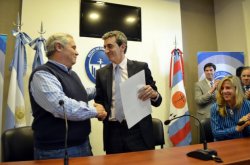 Herrero junto a Fabián Ríos e intendentes recibieron a  Florencio Randazzo