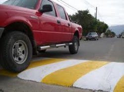 Gómez y Quinodoz solicitan se coloquen reductores de velocidad en la Coronel Blanco