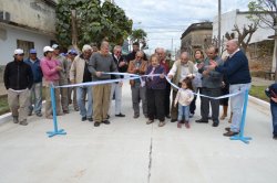 En Saladas se inauguró una nueva cuadra pavimentada e iluminada