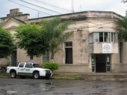 Entro a robar, quiso abusar de una menor, pero fue detenido