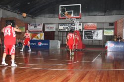 Atlético se hizo fuerte de local y forzó un tercer partido contra Municipal