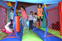 Colorido cierre en barrio Vélez Sarsfield del proyecto Infancia Feliz