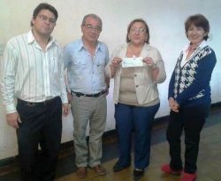 Normal recibió premio del Concurso de Carrozas