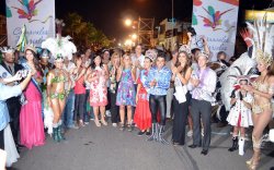 A puro ritmo y color comenzaron los Carnavales Barriales en Corrientes