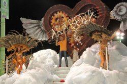 Di Palma llegó a los carnavales invitado por Canteros para promocionar la fiesta