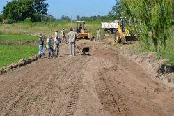 Trabajo intenso de Obras Públicas en Colonia Cabral